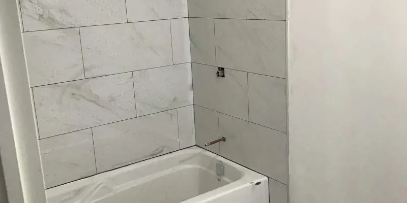 Tiled Tub in Ottawa Grouted