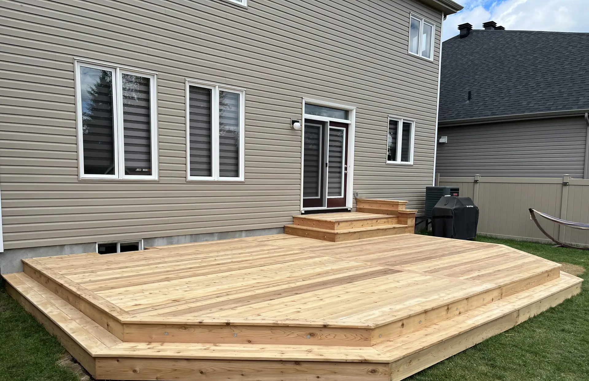 Ottawa Wood Deck | Cedar | Pressure Treated | Hardwood