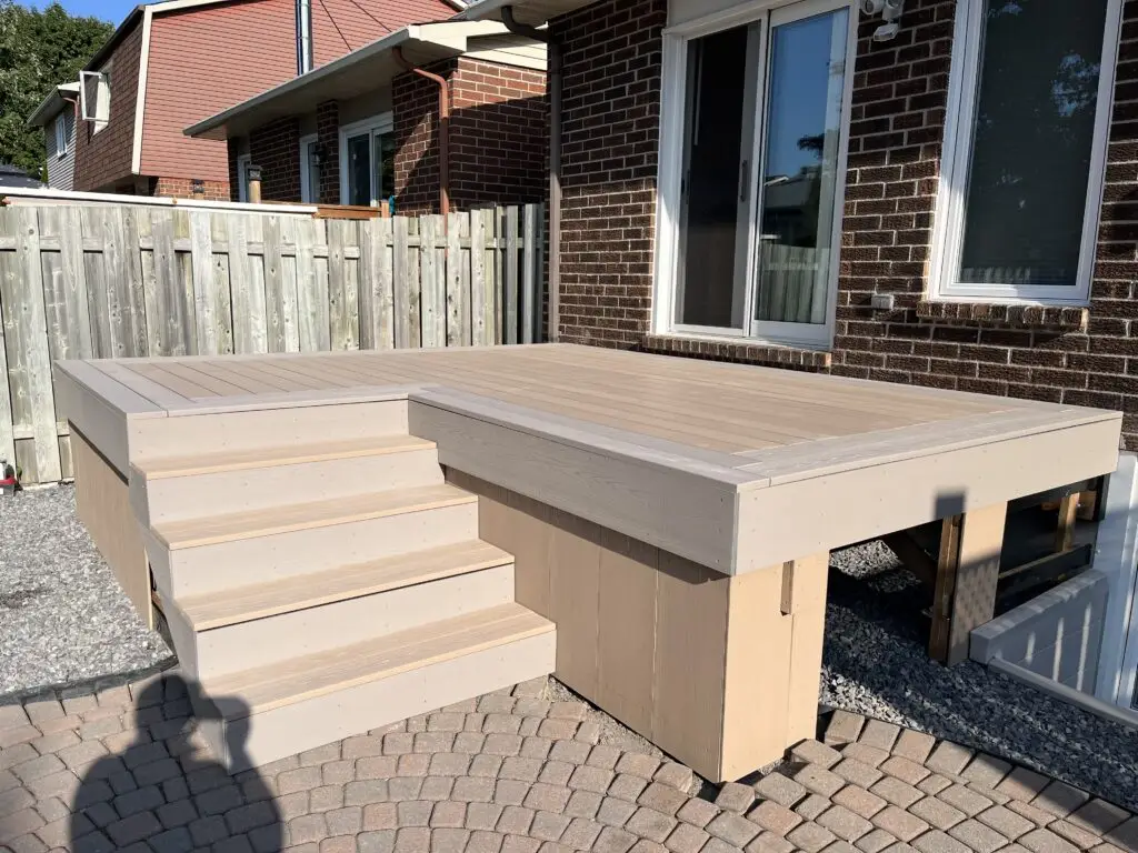 Kanata deck builder designs and builds this PVC deck. It's an AZEK PVC deck with helical pile foootings