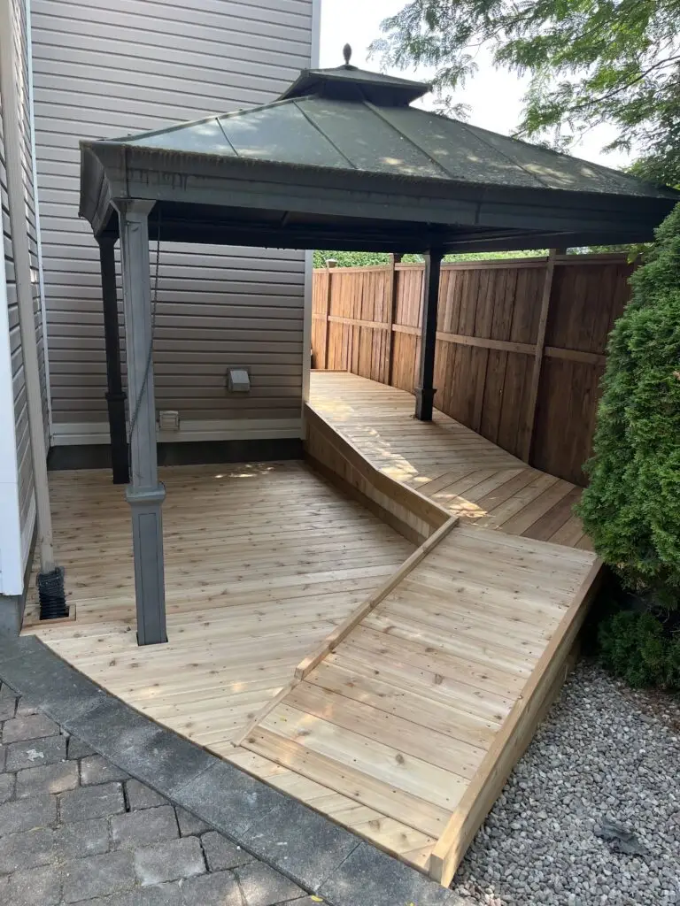 Cedar deck in Kanata with accessible ramp