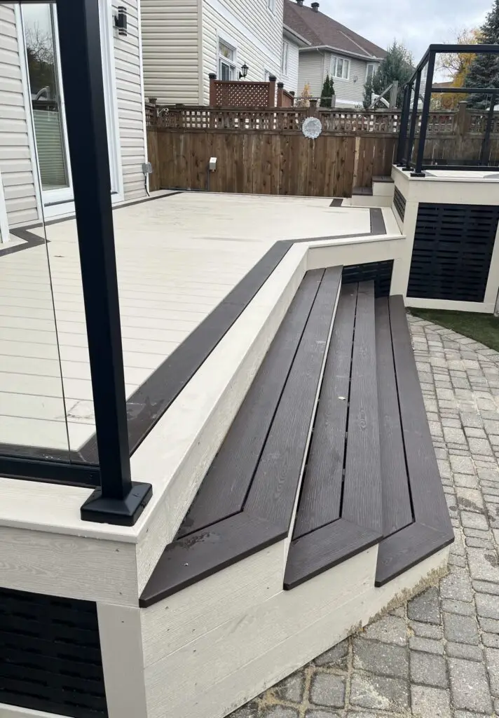 A low maintenace deck in Ottawa using Clubhouse PVC decking