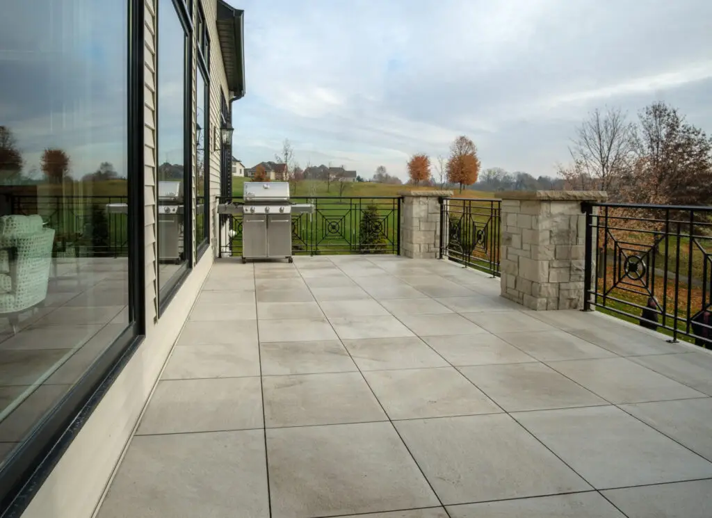 A porcelain tile deck in Ottawa. A popular low maintenance deck