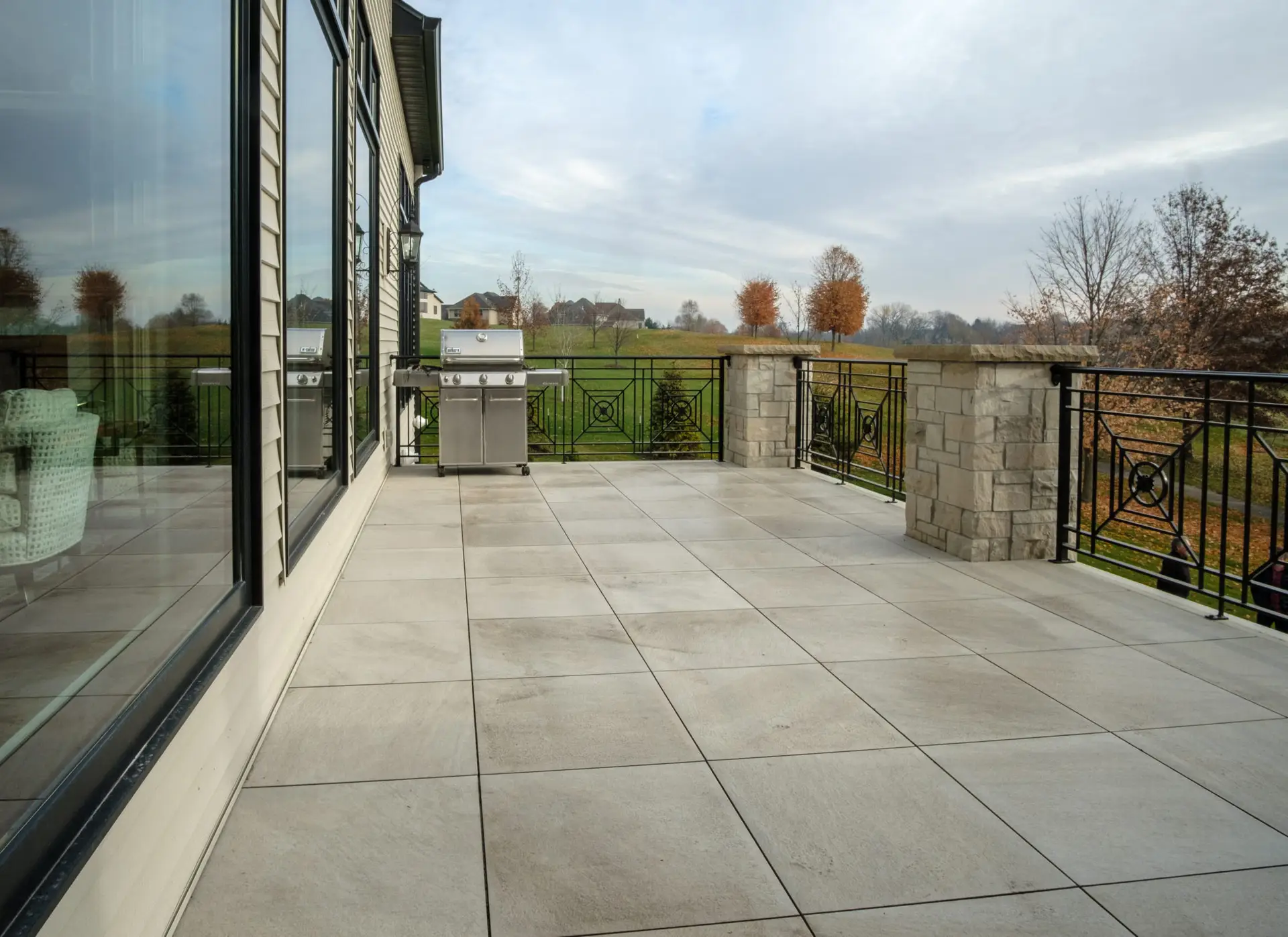 A porcelain tile deck in Ottawa. A popular low maintenance deck