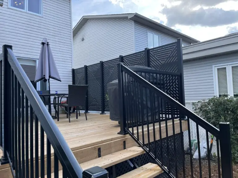 The new hideaway privacy screen on the deck