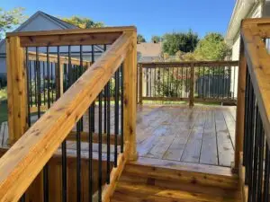 Katimavik cedar deck with black aluminum balluster